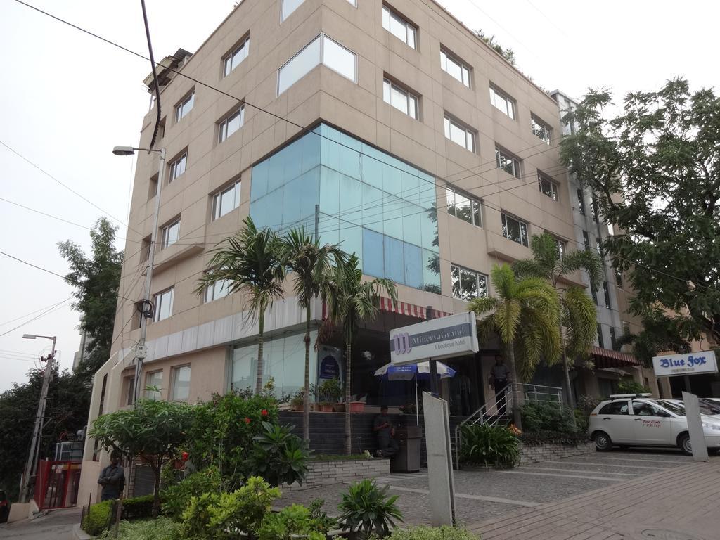 Hotel Minerva Grand Banjara Hyderabad Exterior foto